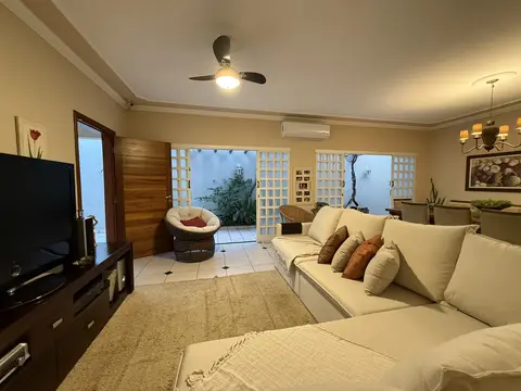 Encante-se com esta casa dos sonhos em Presidente Prudente!