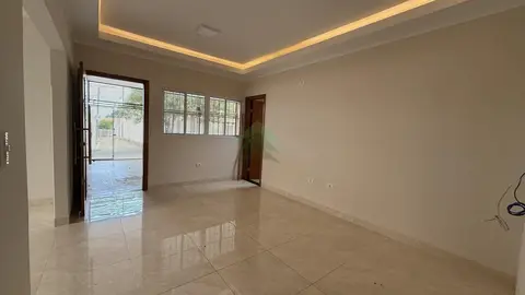 Casa para Venda em Presidente Prudente, Jardim Das Rosas, 5 dormitórios, 5 suítes, 7 banheiros, 3 vagas