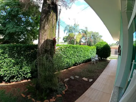 Linda residência a 5 min do Centro