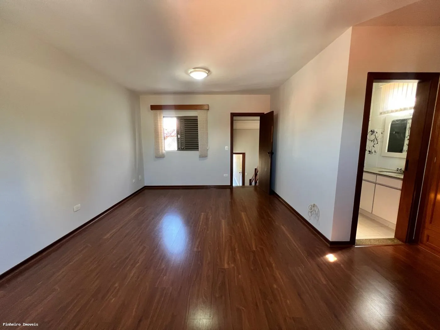 Casa para Venda em Presidente Prudente, Jardim Aviação, 4 dormitórios, 1 suíte, 4 banheiros, 3 vagas — foto 2
