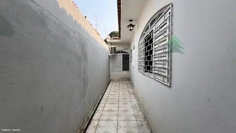 Casa para Venda em Presidente Prudente, Jardim Aviação, 3 dormitórios, 1 suíte, 3 banheiros, 2 vagas
