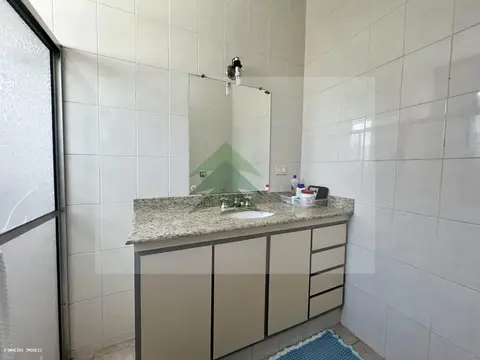 Casa em Condomínio Fechado em Presidente Prudente Aceito permuta (18) 99778-7044
